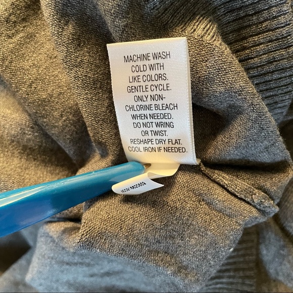 NWT Apt. 9 Gray Cowl Neck Sweater - Size Large - Picture 8 of 8